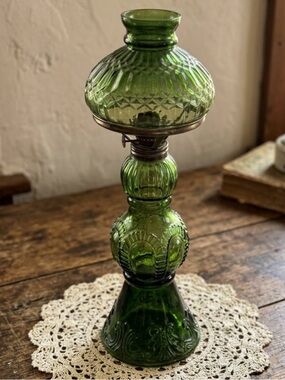 Antique Oil Lamp with matching shade. Green Glass
Beautiful. 
Rare. 16”